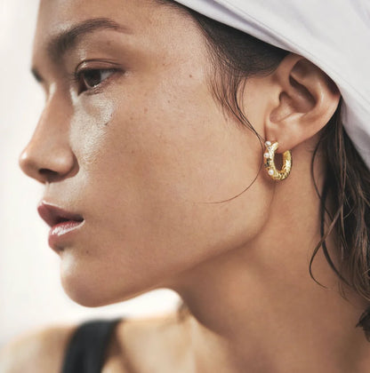 Anni Lu - Gem in a Hoop